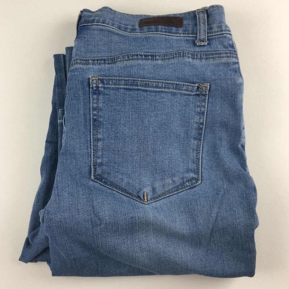Lee Women’s 12 Medium Denim Blue Classic Jeans